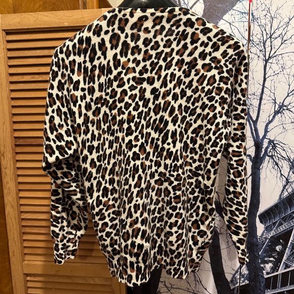Oppio Womens Leopard Print Cardigan Sweater - Picture 5 of 9